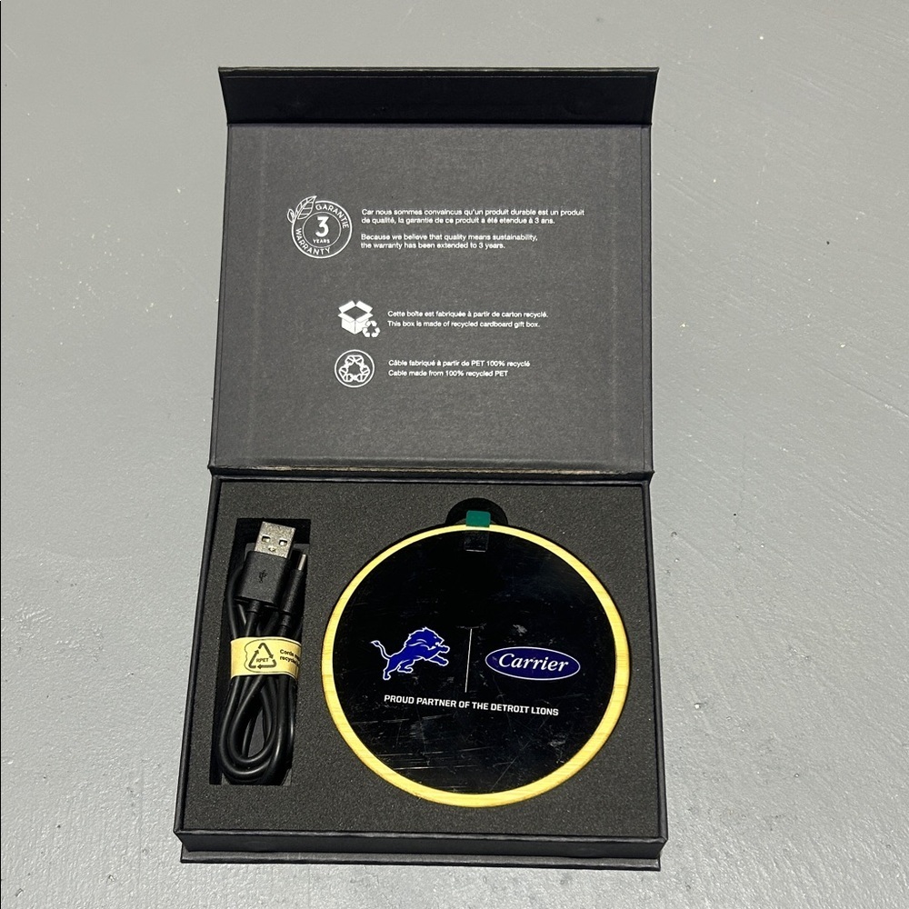 Wireless Charging Pad with USB-C Power Cable